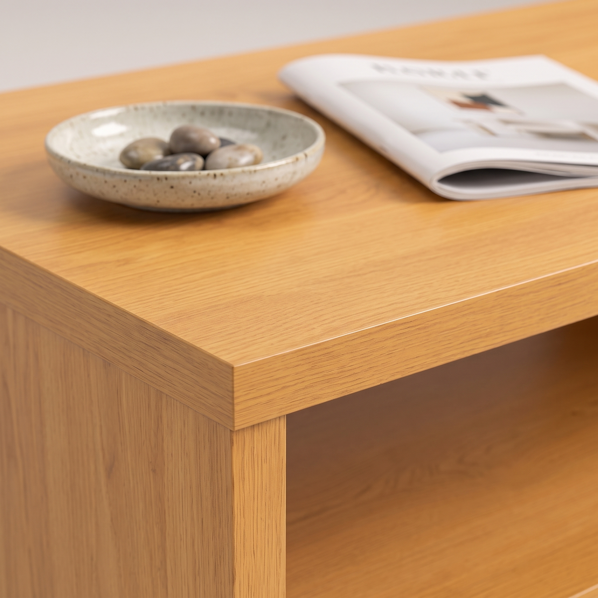 Center Table #25003, styled detail