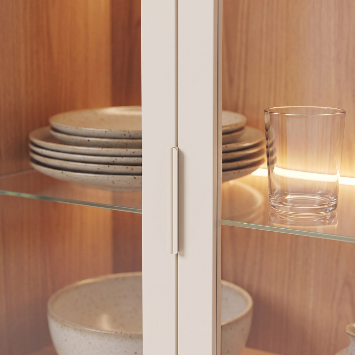 Guanabara Off White Display Cabinet, styled detail