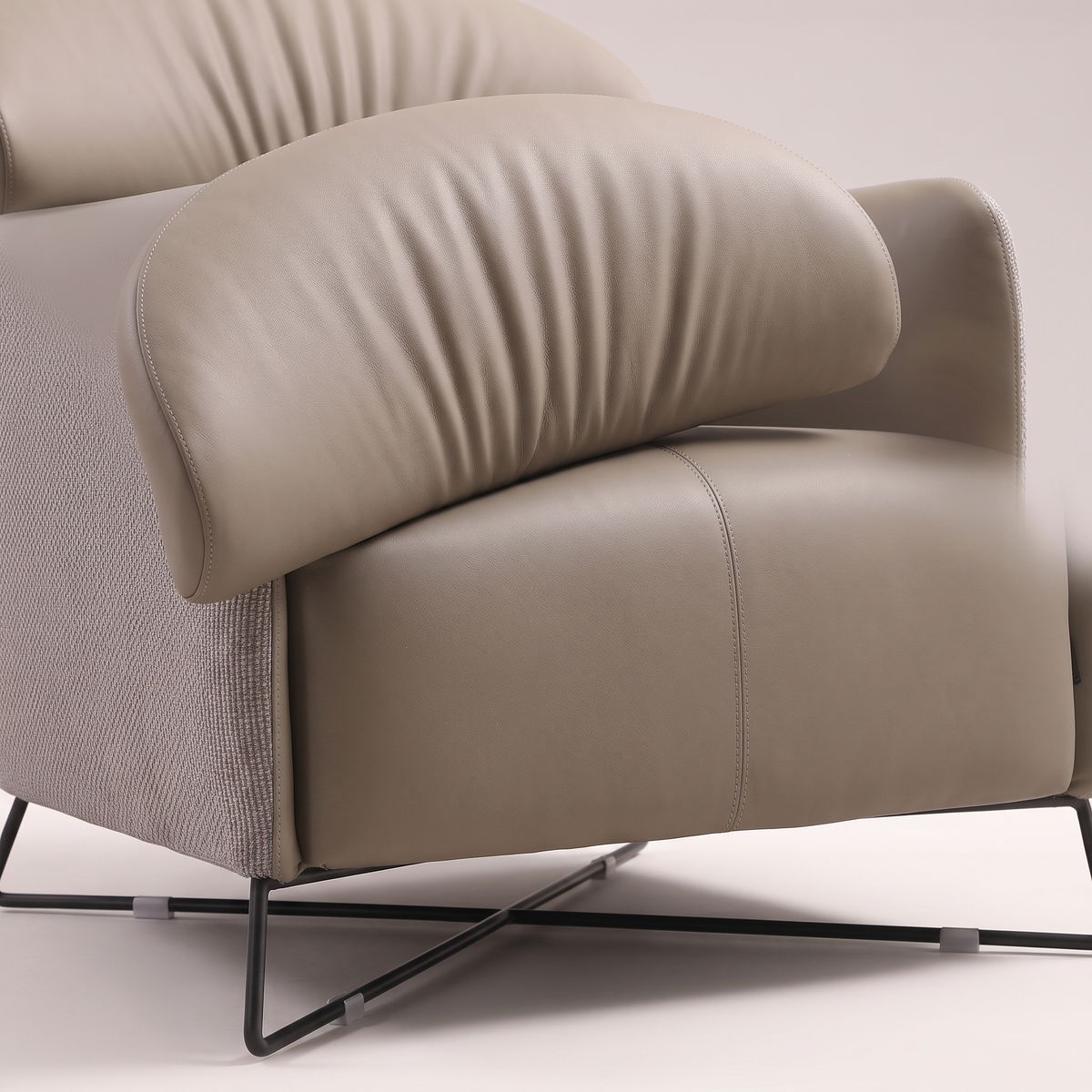 Lounge Chair #EC-406, material detail