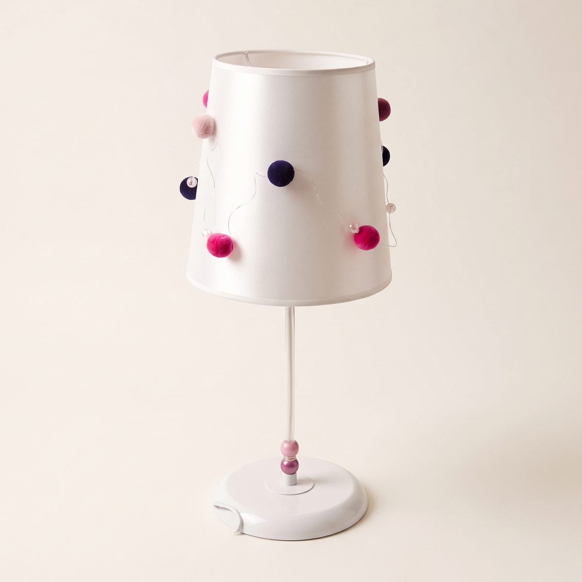 Daisy Table Lamp #AYD-007, studio view