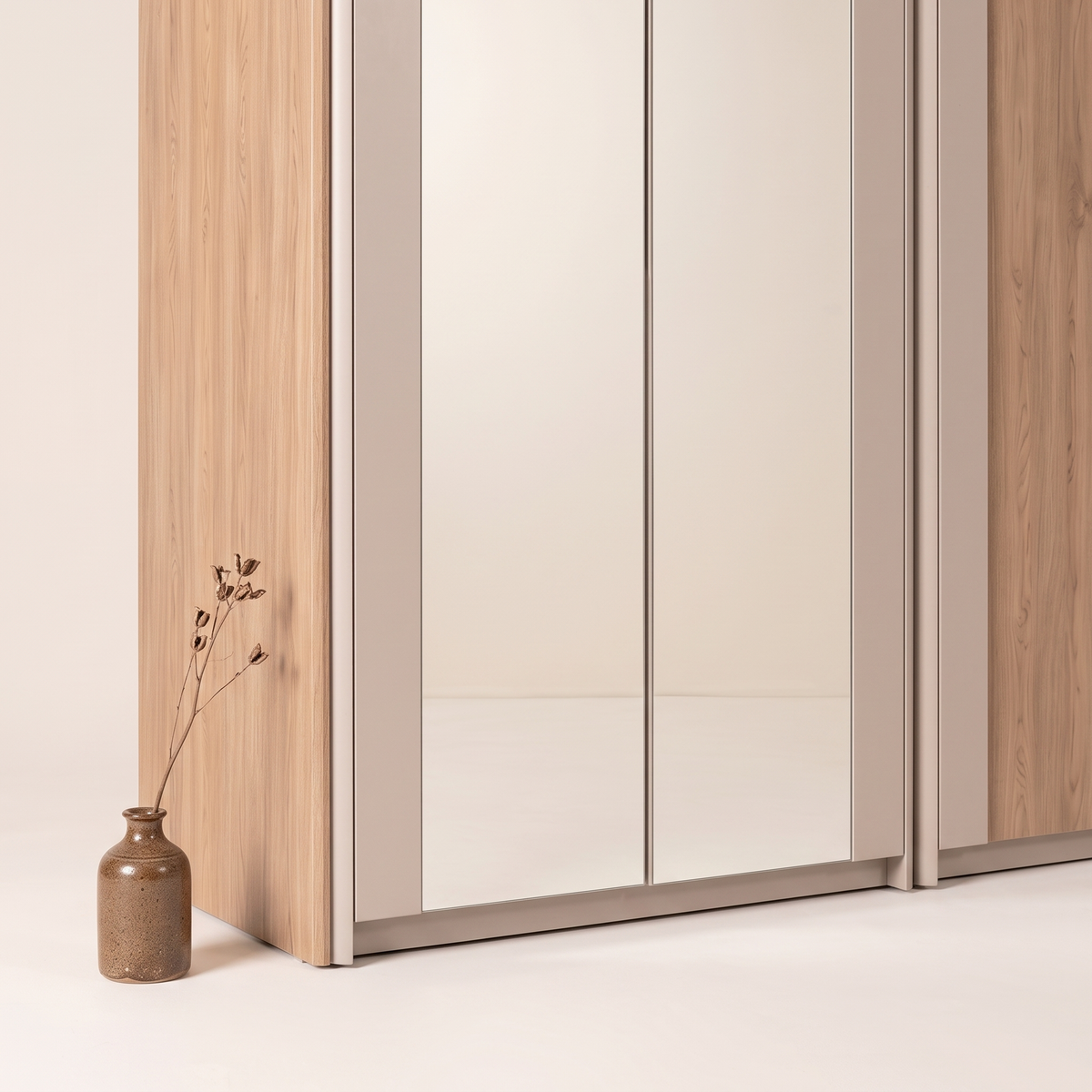 Milos 6 Door Mirrored Wardrobe, styled detail