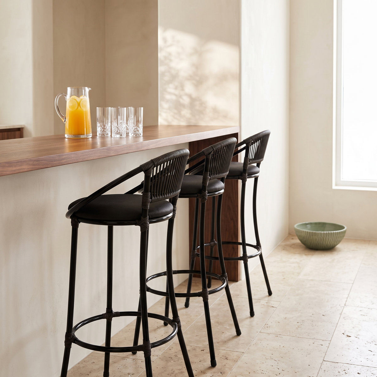 Famais Havai High Stool, second room view