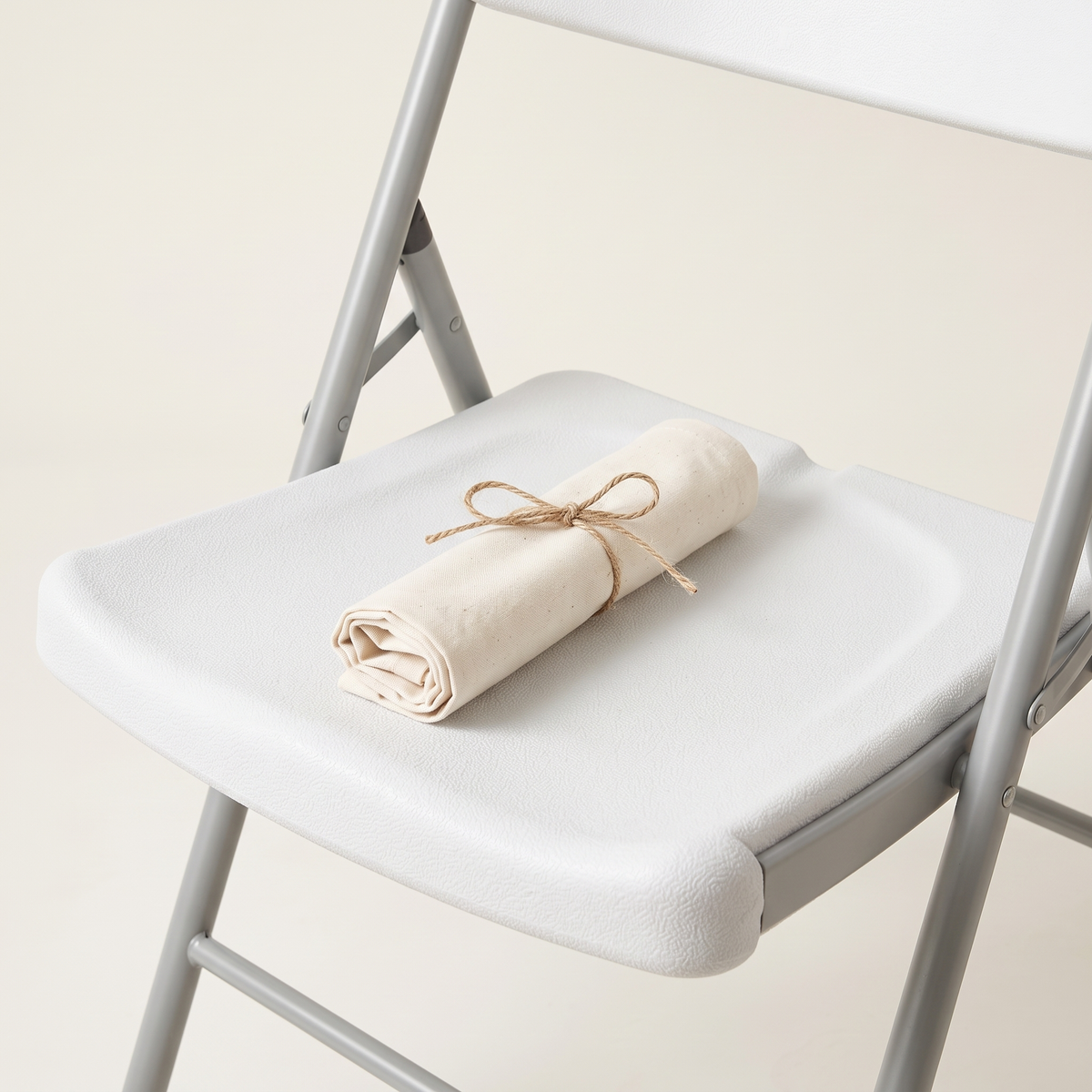 HP-53D White Folding Garden Chair, styled detail