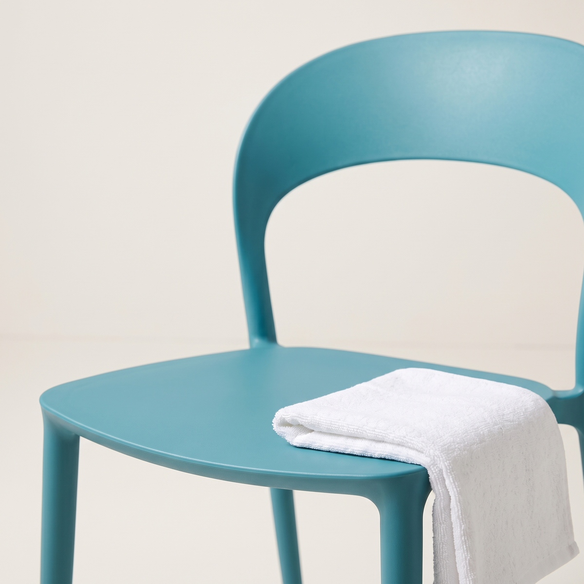 Teal Blue Garden Chair #8125, styled detail