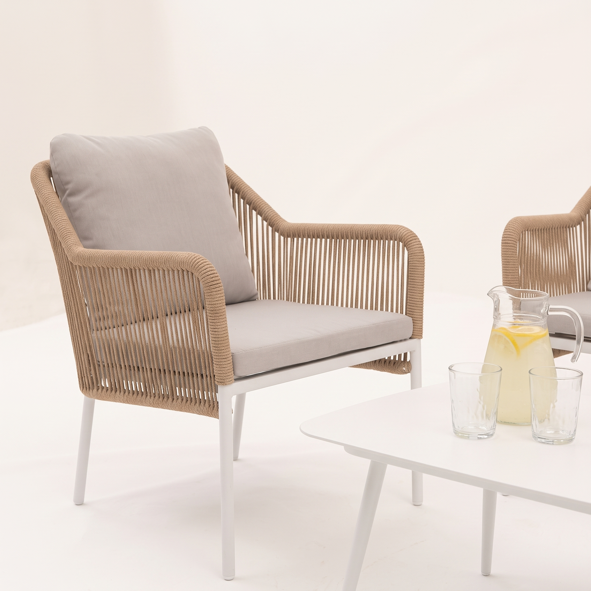 Duiven Garden Sofa Set #D61020-4, styled detail