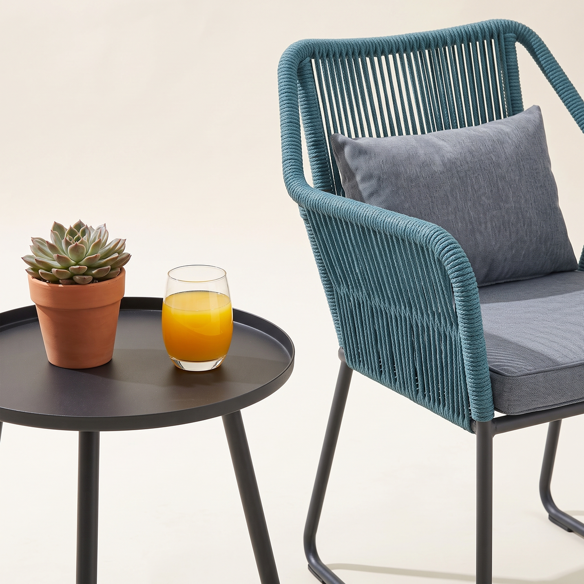 Kensington Garden Set #RC-931, styled detail