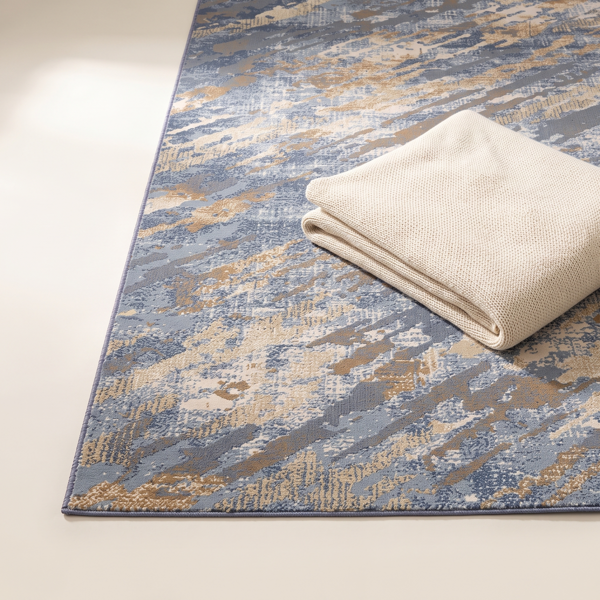 160x230 Carpet Rug #P06775-16816A, styled detail