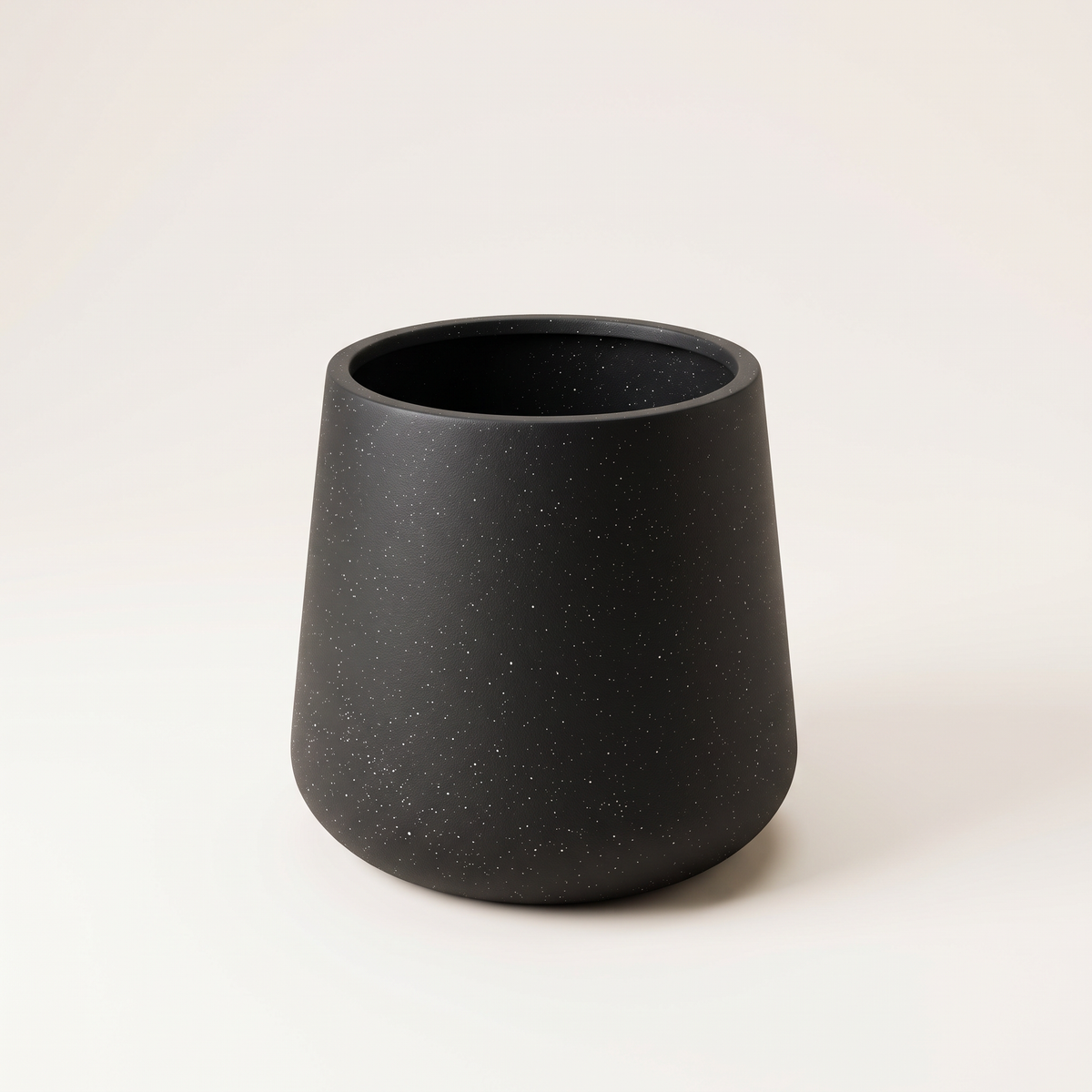 20x25cm Black Fiberclay Planter #KD-003, studio view