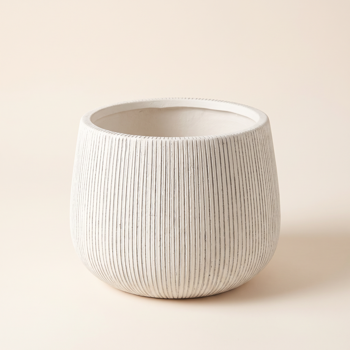25x19cm Textured Fiberclay Planter #KD-050, studio view