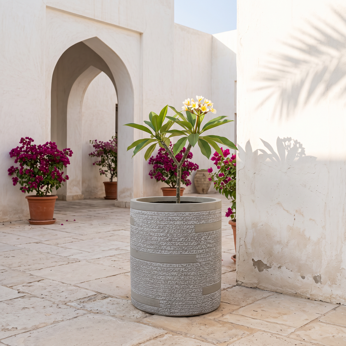 42x46cm Textured Fiberclay Planter with Horizontal Stripes #KD-141, second room view