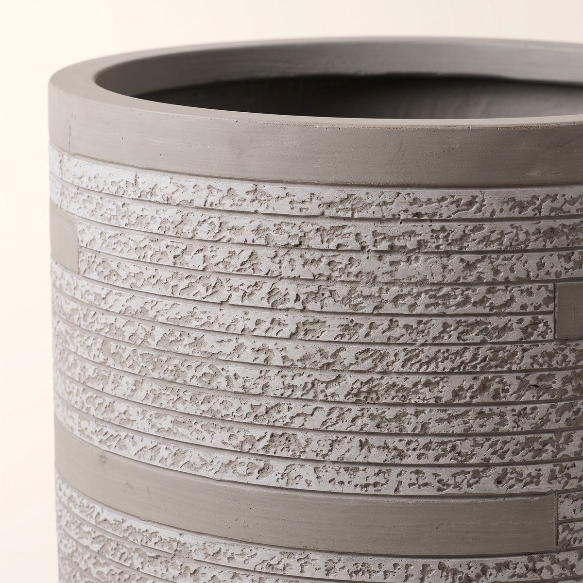42x46cm Textured Fiberclay Planter with Horizontal Stripes #KD-141, material detail