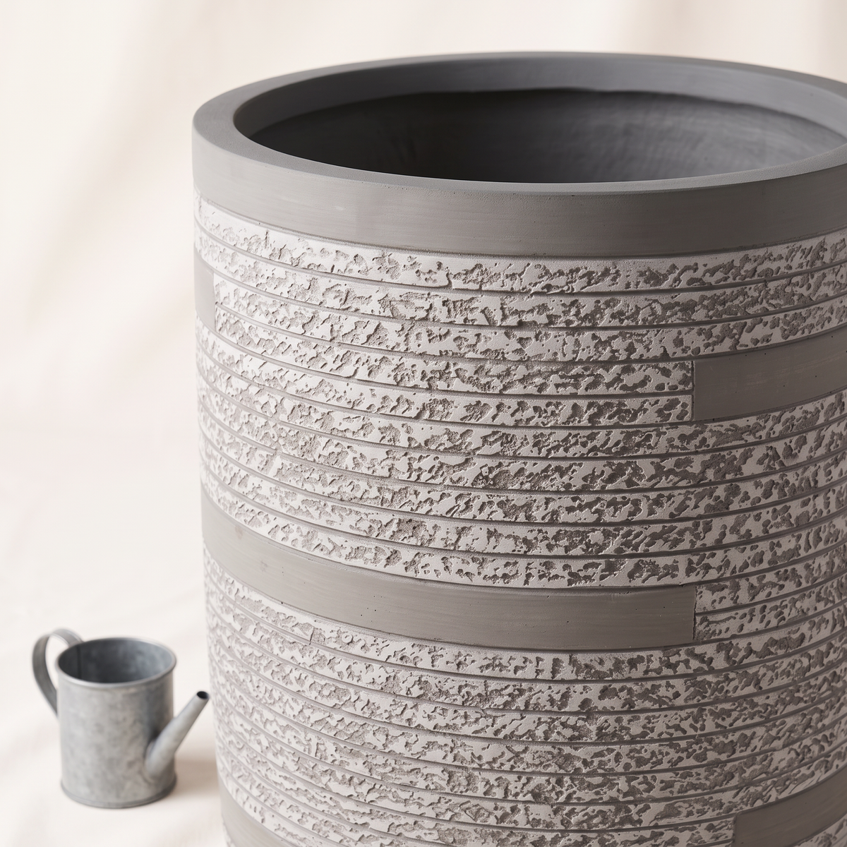35x40cm Textured Fiberclay Planter with Horizontal Stripes #KD-141, styled detail