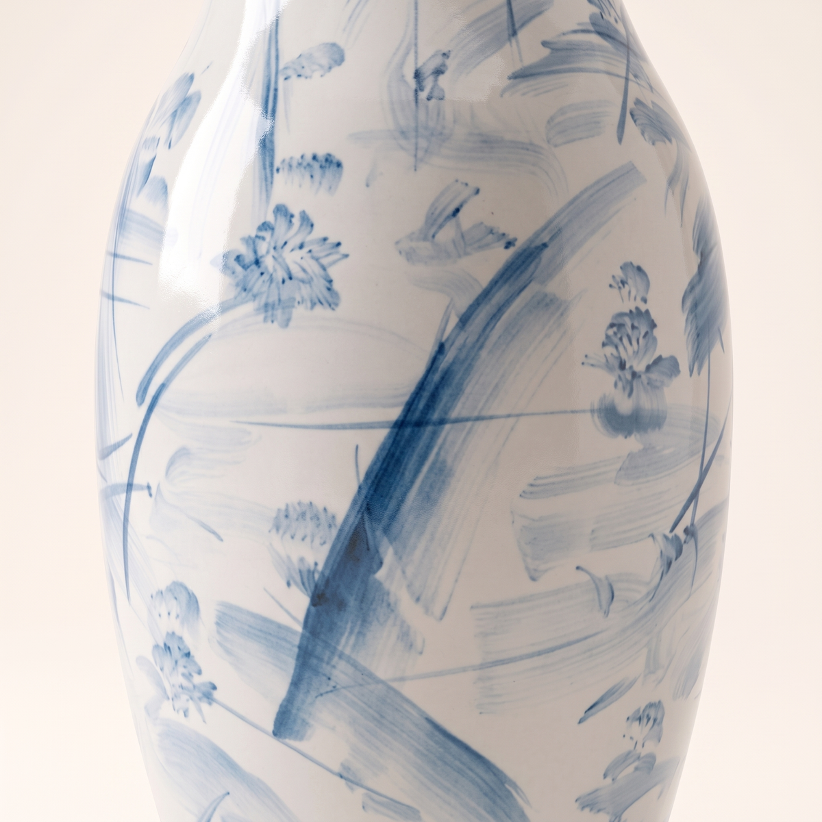 Blue Ceramic Table Lamp, material detail