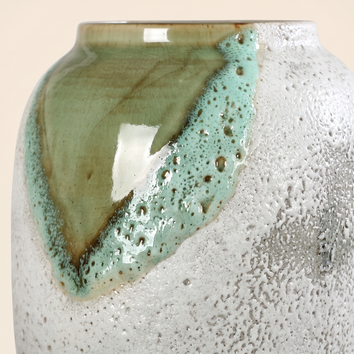 Decorative Porcelain Vase #SLD068-L, material detail