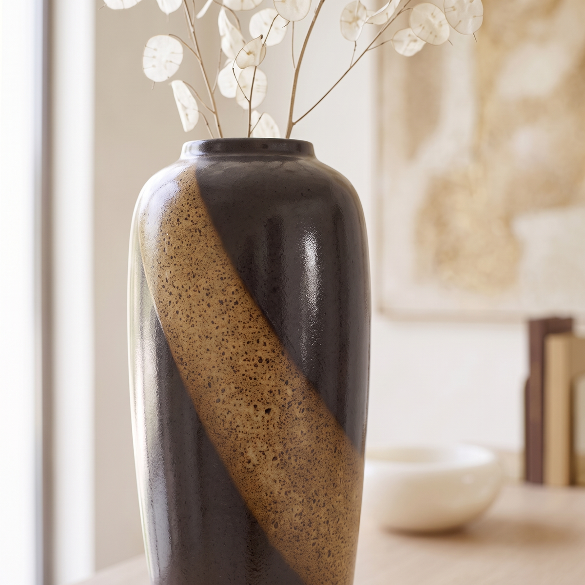 Decorative Porcelain Vase #SLD059-L, close view