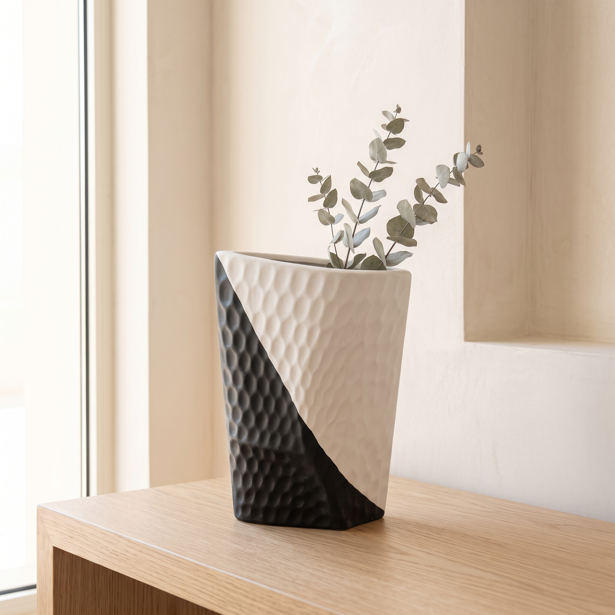 Decorative Vase #FD-D23 in a Muscat home