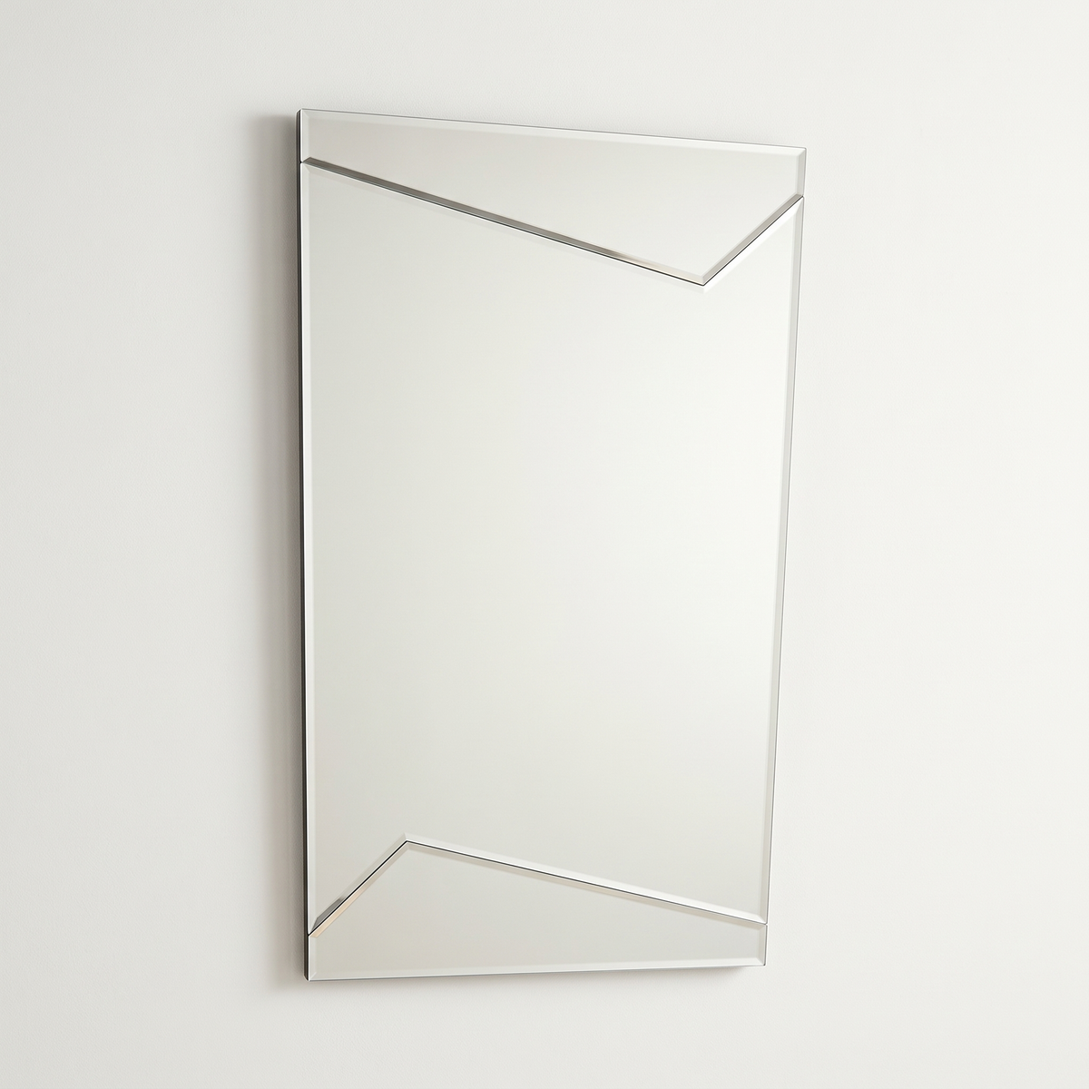 Wall Mirror #19BRG267, studio view