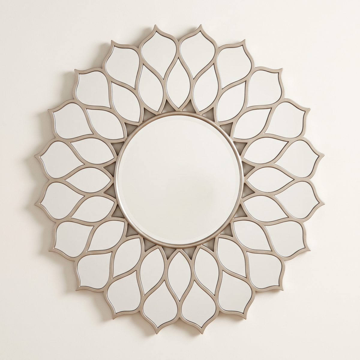 Wall Mirror #18RG003, studio view