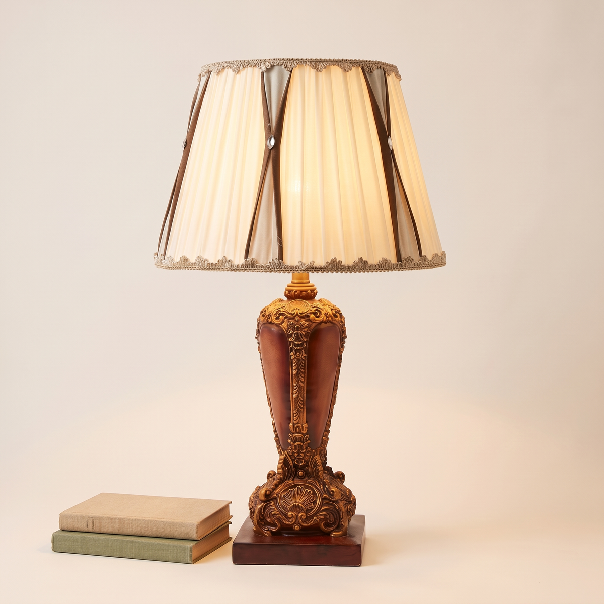 Table Lamp #TL 1632-1S, styled detail